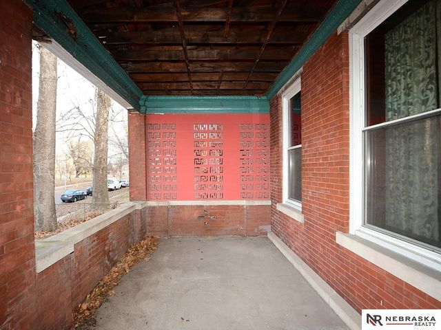 3825 South 25th Street, Omaha, NE 68107