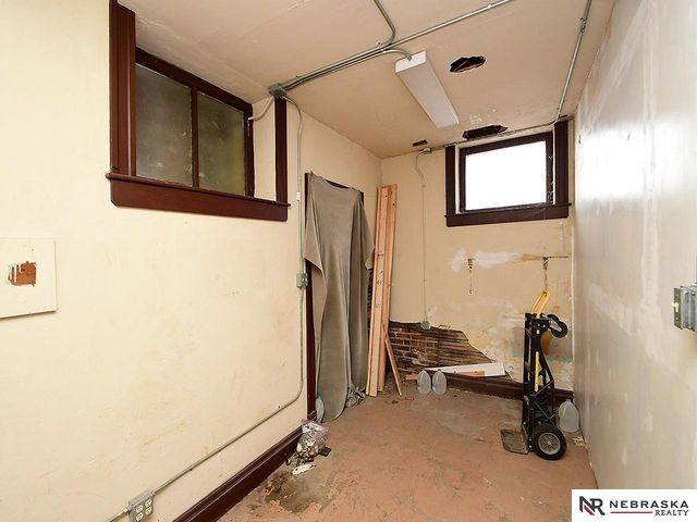 3825 South 25th Street, Omaha, NE 68107