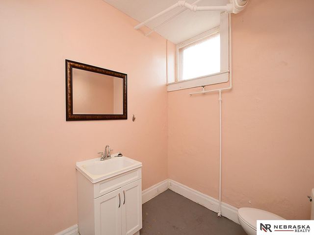 3825 South 25th Street, Omaha, NE 68107