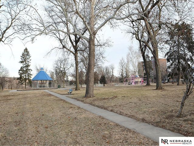 3825 South 25th Street, Omaha, NE 68107