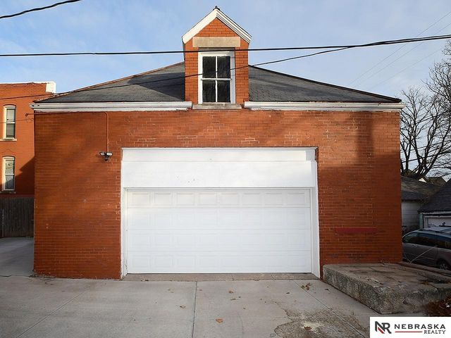 3825 South 25th Street, Omaha, NE 68107