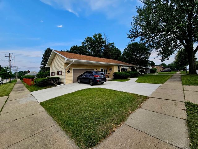 155 S MCLEAN Boulevard, Elgin, IL 60123
