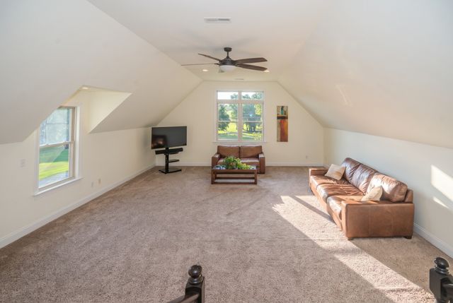 120 Wartrace Creek Rd, Wartrace, TN 37183