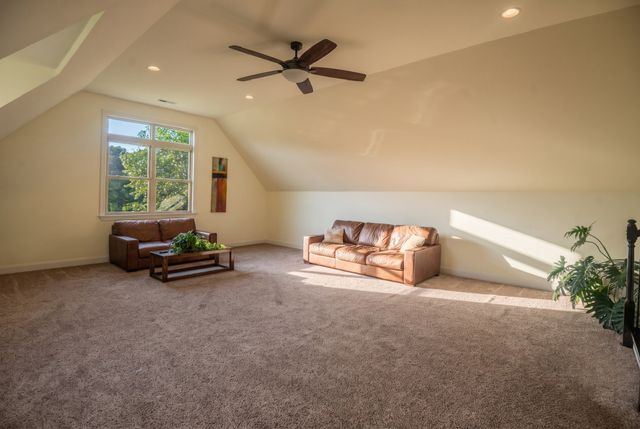 120 Wartrace Creek Rd, Wartrace, TN 37183