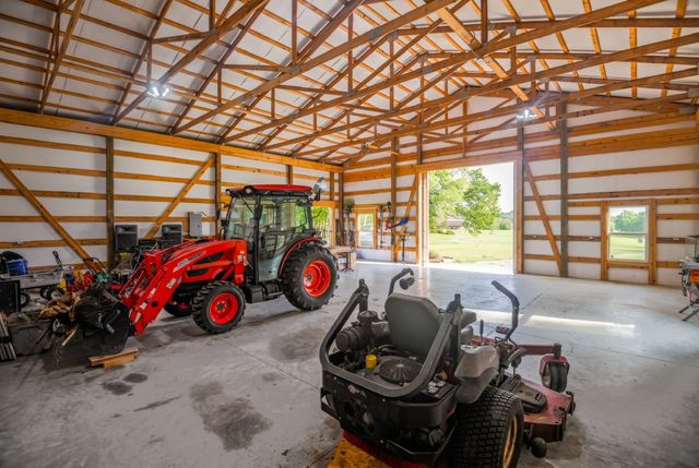 120 Wartrace Creek Rd, Wartrace, TN 37183