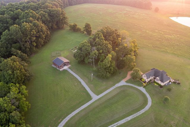 120 Wartrace Creek Rd, Wartrace, TN 37183