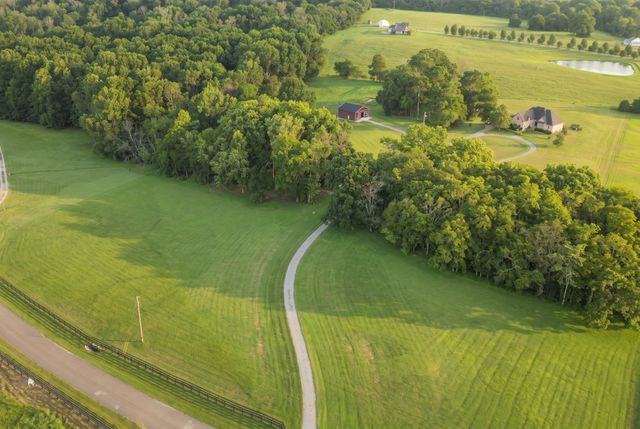 120 Wartrace Creek Rd, Wartrace, TN 37183