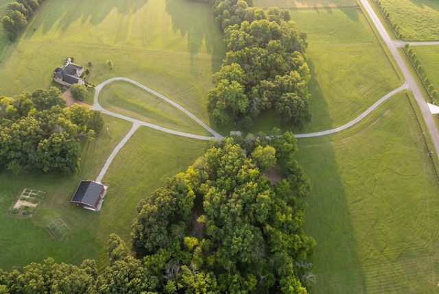 120 Wartrace Creek Rd, Wartrace, TN 37183