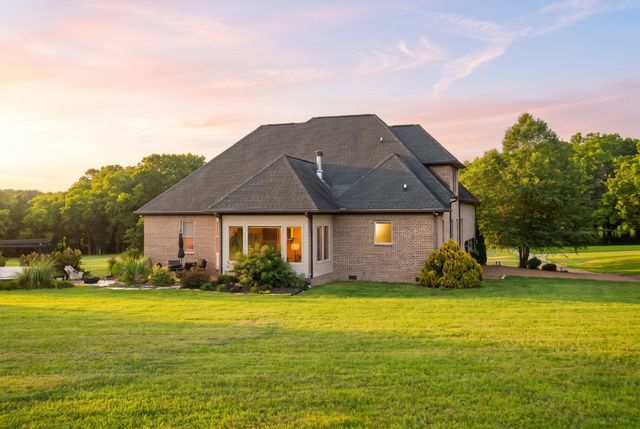120 Wartrace Creek Rd, Wartrace, TN 37183