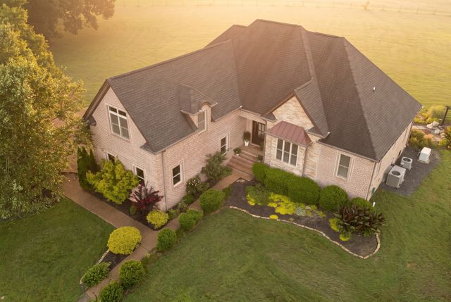 120 Wartrace Creek Rd, Wartrace, TN 37183