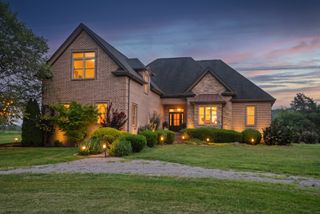120 Wartrace Creek Rd, Wartrace, TN 37183