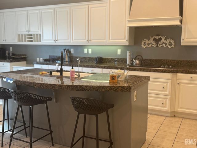 5011 Pelican Hill Drive, Bakersfield, CA 93312