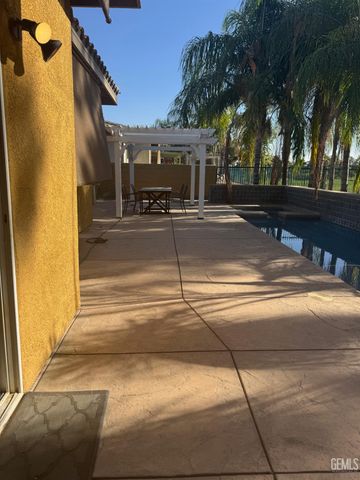 5011 Pelican Hill Drive, Bakersfield, CA 93312