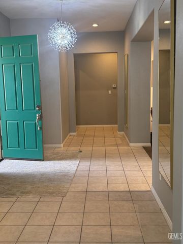 5011 Pelican Hill Drive, Bakersfield, CA 93312