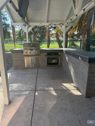 5011 Pelican Hill Drive, Bakersfield, CA 93312