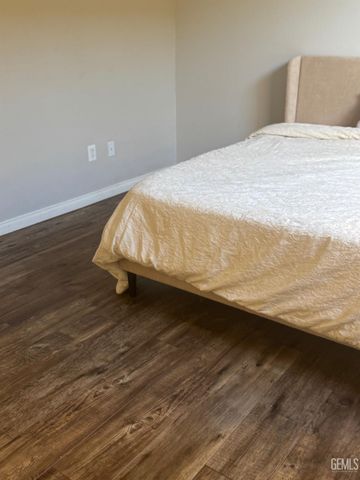 5011 Pelican Hill Drive, Bakersfield, CA 93312