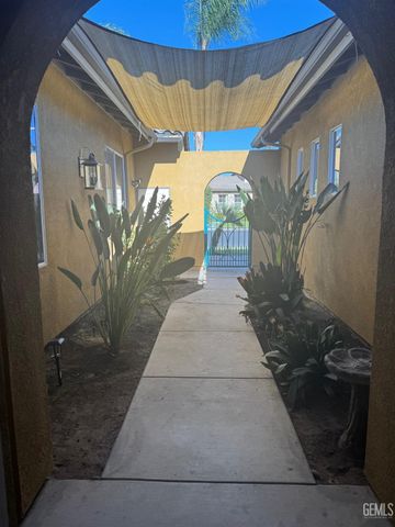 5011 Pelican Hill Drive, Bakersfield, CA 93312