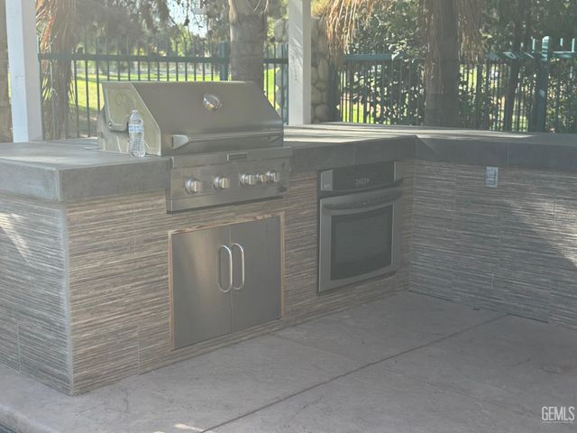 5011 Pelican Hill Drive, Bakersfield, CA 93312