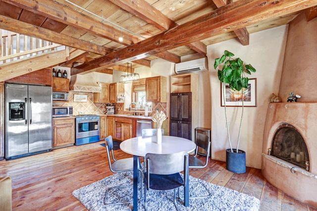 250 Moongate Road, Corrales, NM 87048