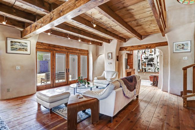 250 Moongate Road, Corrales, NM 87048