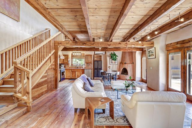250 Moongate Road, Corrales, NM 87048