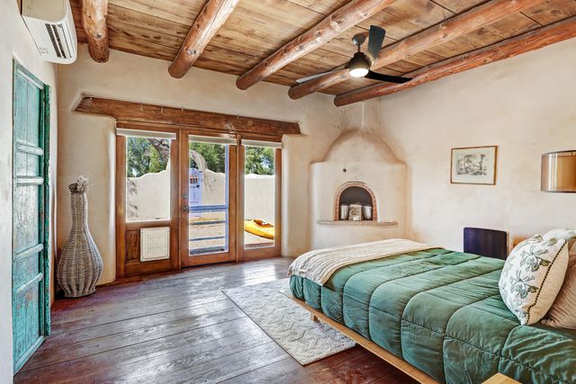 250 Moongate Road, Corrales, NM 87048