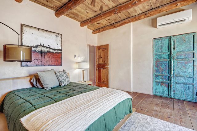 250 Moongate Road, Corrales, NM 87048