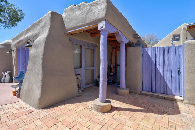 250 Moongate Road, Corrales, NM 87048