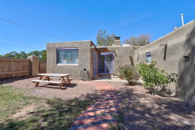 250 Moongate Road, Corrales, NM 87048
