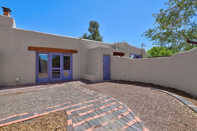 250 Moongate Road, Corrales, NM 87048