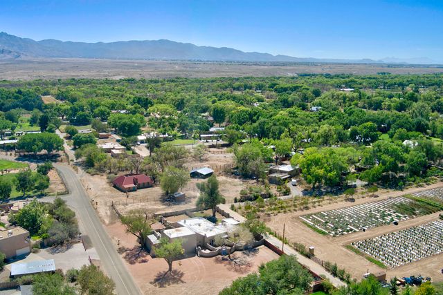 250 Moongate Road, Corrales, NM 87048