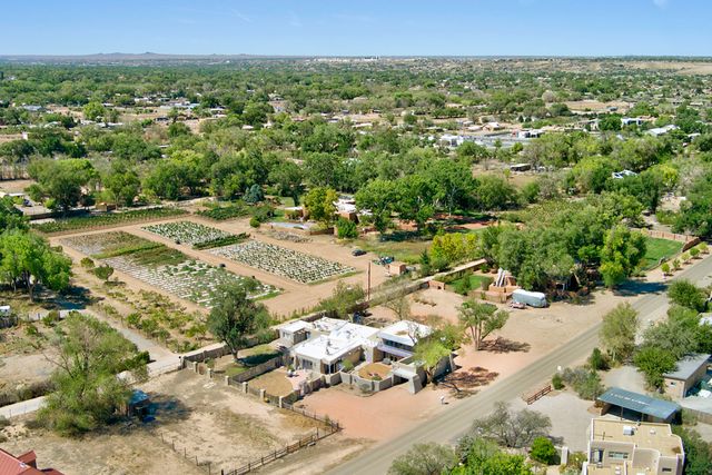 250 Moongate Road, Corrales, NM 87048