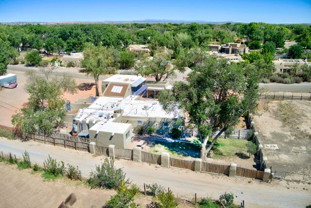 250 Moongate Road, Corrales, NM 87048
