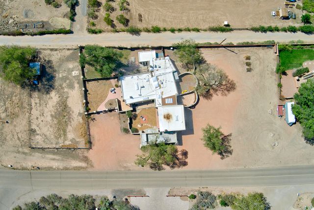 250 Moongate Road, Corrales, NM 87048