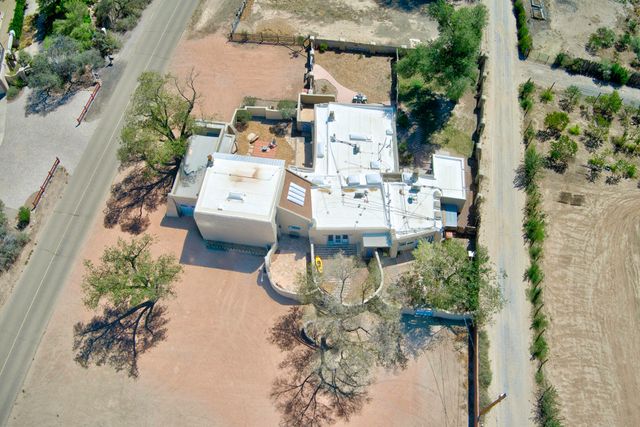 250 Moongate Road, Corrales, NM 87048
