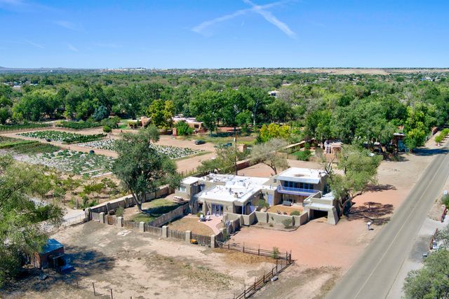 250 Moongate Road, Corrales, NM 87048