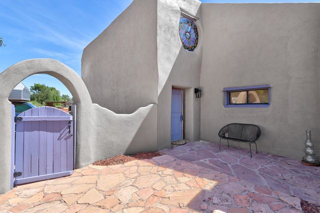 250 Moongate Road, Corrales, NM 87048