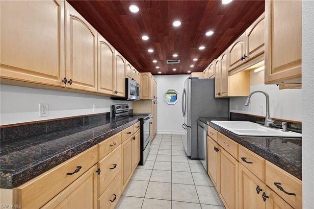 1038 SE 30th ST, Cape Coral, FL 33904