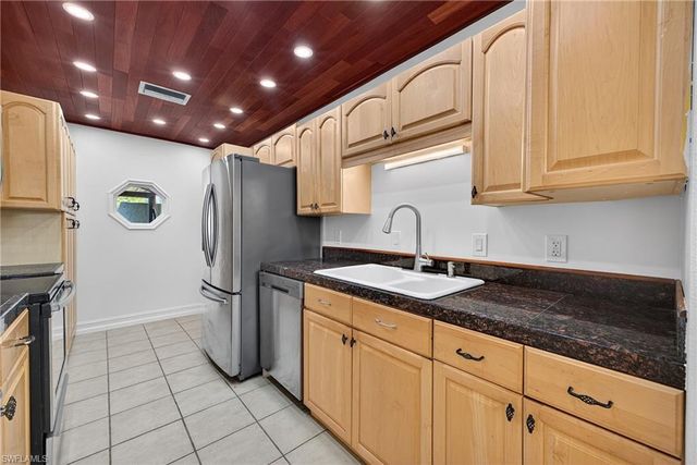 1038 SE 30th ST, Cape Coral, FL 33904