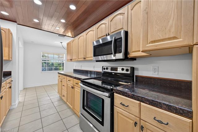 1038 SE 30th ST, Cape Coral, FL 33904