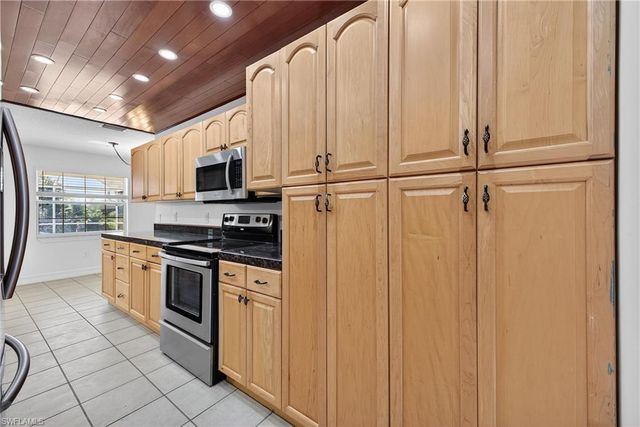 1038 SE 30th ST, Cape Coral, FL 33904