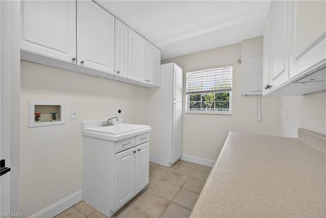 1038 SE 30th ST, Cape Coral, FL 33904