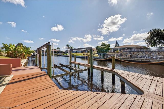 1038 SE 30th ST, Cape Coral, FL 33904