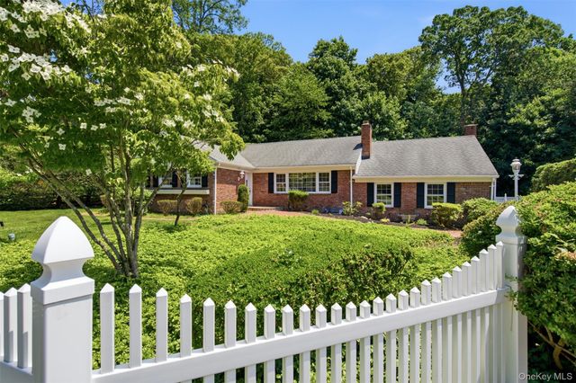 92 Christian Avenue, Stony Brook, NY 11790