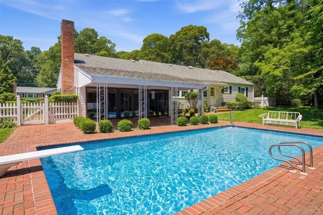 92 Christian Avenue, Stony Brook, NY 11790