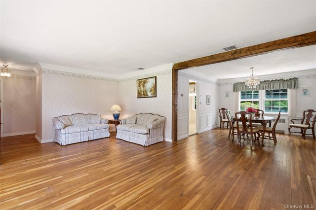 92 Christian Avenue, Stony Brook, NY 11790