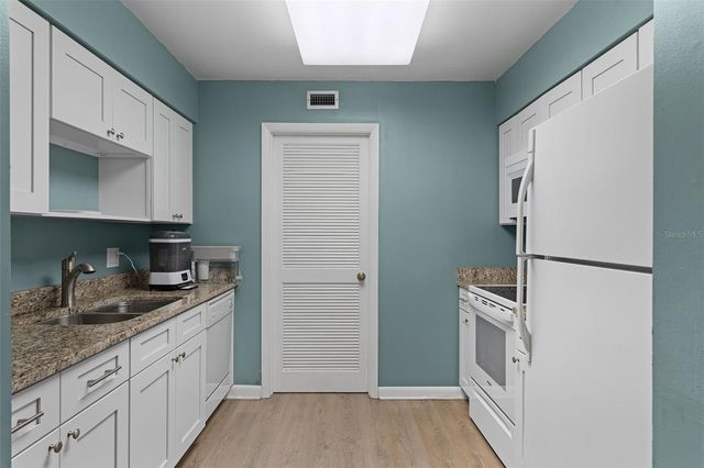 260 CROWN OAKS WAY 102, Longwood, FL 32779