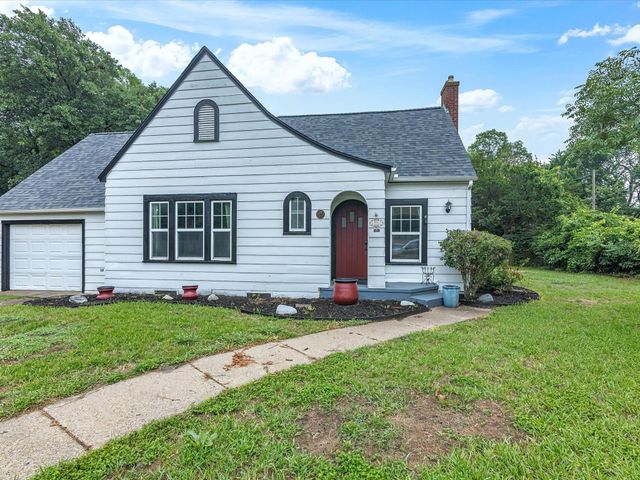 605 W Crockett Street, Ennis, TX 75119
