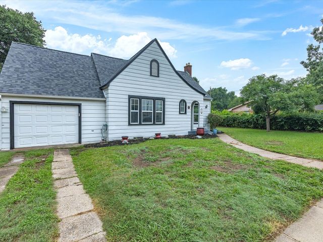 605 W Crockett Street, Ennis, TX 75119