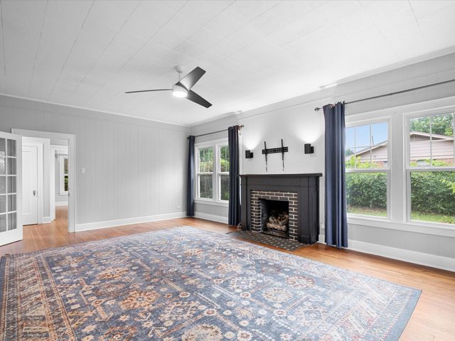605 W Crockett Street, Ennis, TX 75119